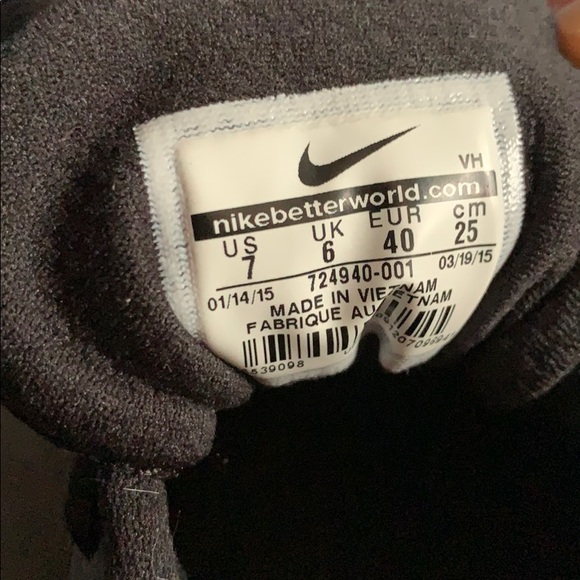 Nike shoes - Picture 4 of 5